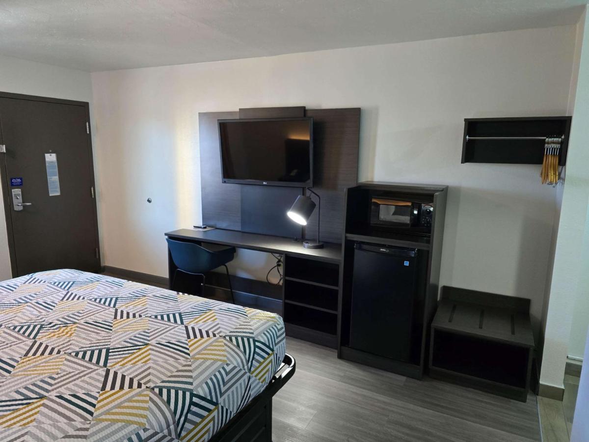 Economy Inn-Oklahoma City - image 7