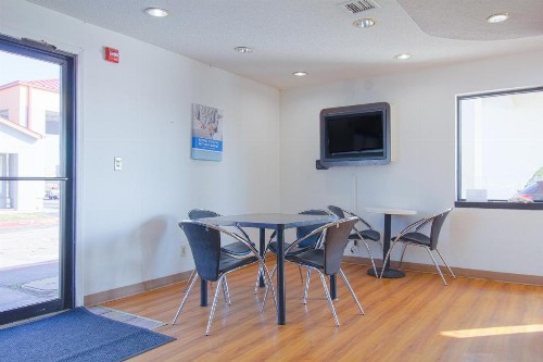 Studio 6-Oklahoma City OK - Airport - image 12