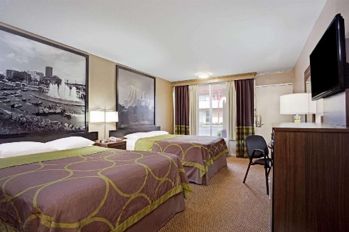 Super 8 by Wyndham Oklahoma/Frontier City - image 12