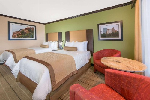 Wyndham Garden Oklahoma City Airport - image 44