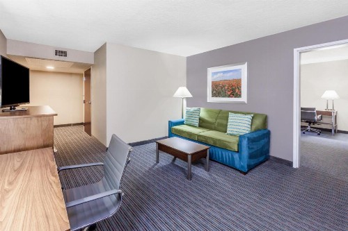 Holiday Inn Hotel & Suites Oklahoma City North an IHG Hotel - image 18