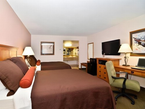 Best Western Plus Saddleback Inn and Conference Center - image 19