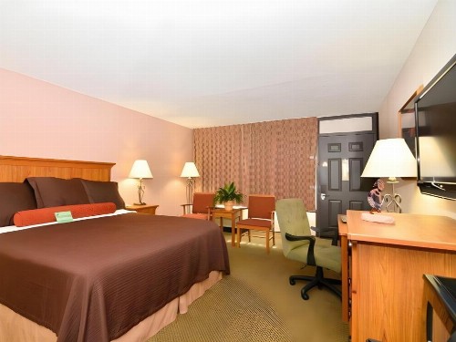 Best Western Plus Saddleback Inn and Conference Center - image 37