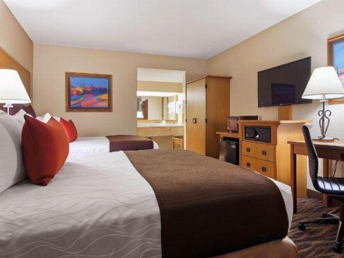 Best Western Plus Saddleback Inn and Conference Center - image 4
