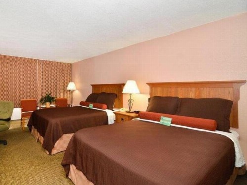 Best Western Plus Saddleback Inn and Conference Center - image 9