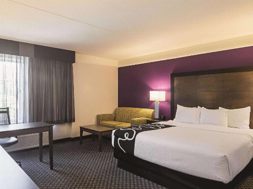 La Quinta by Wyndham Oklahoma City - NW Expwy - image 2
