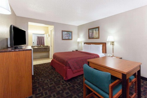 Days Inn by Wyndham Oklahoma City West - image 15