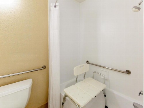 Days Inn by Wyndham Oklahoma City West - image 9