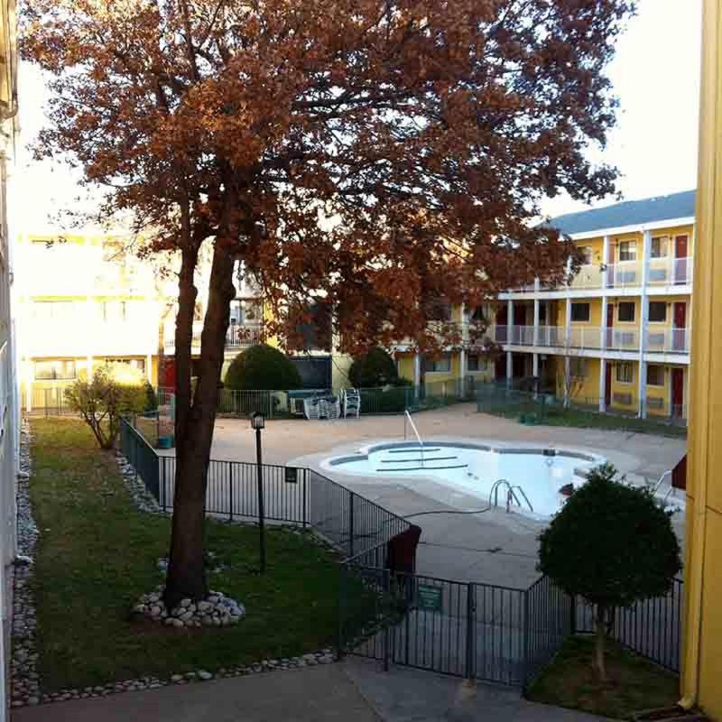 Oaktree Inn & Suites Oklahoma - image 7