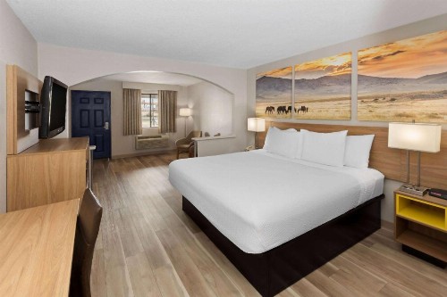 Days Inn by Wyndham Oklahoma City - image 1