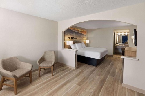 Days Inn by Wyndham Oklahoma City - image 11