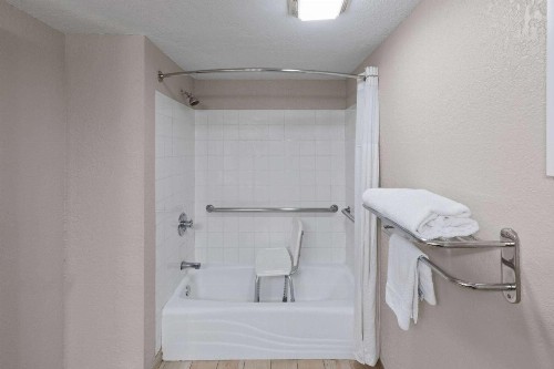 Days Inn by Wyndham Oklahoma City - image 15