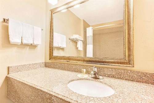 Days Inn by Wyndham Oklahoma City - image 2
