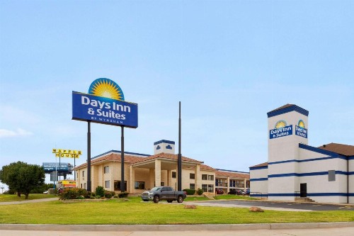 Days Inn by Wyndham Oklahoma City - image 3