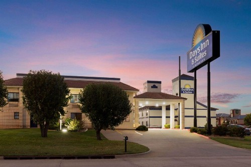 Days Inn by Wyndham Oklahoma City - image 4