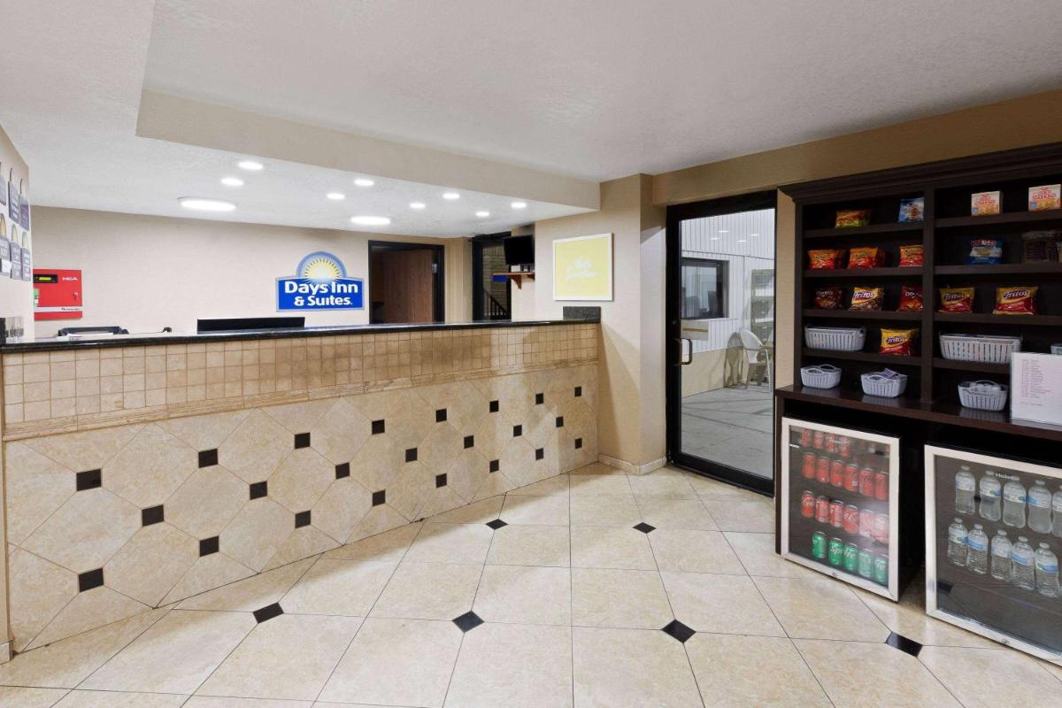 Days Inn by Wyndham Oklahoma City - image 5