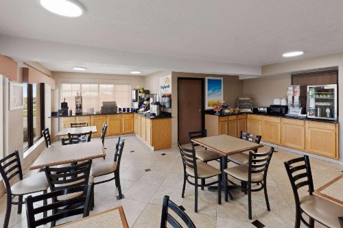 Days Inn by Wyndham Oklahoma City - image 7