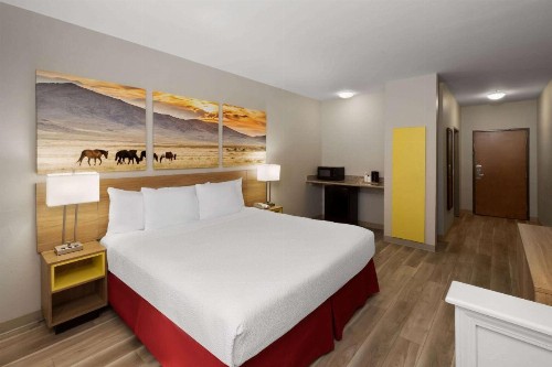 Days Inn by Wyndham Oklahoma City - image 9