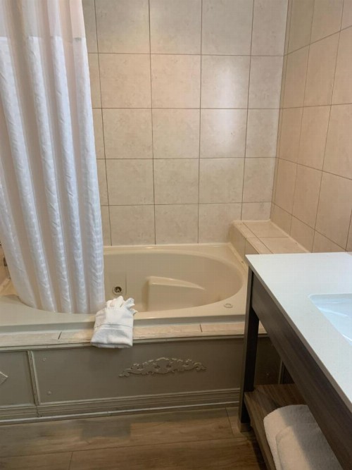 La Quinta by Wyndham OKC North - Quail Springs - image 14