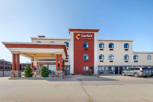 Comfort Suites Fairgrounds West - image 1