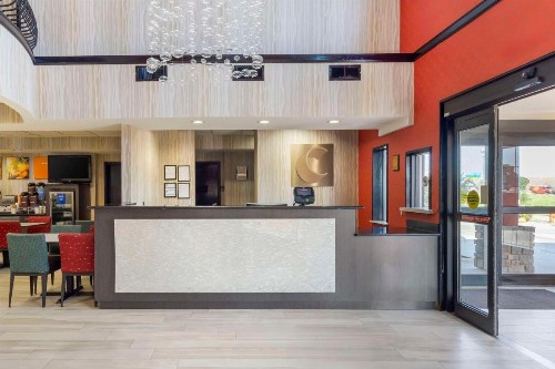 Comfort Suites Fairgrounds West - image 31