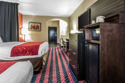 Comfort Suites Fairgrounds West - image 34