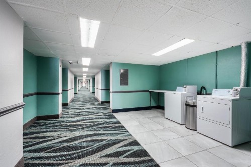 Clarion Inn & Suites Oklahoma City near Bricktown - image 20