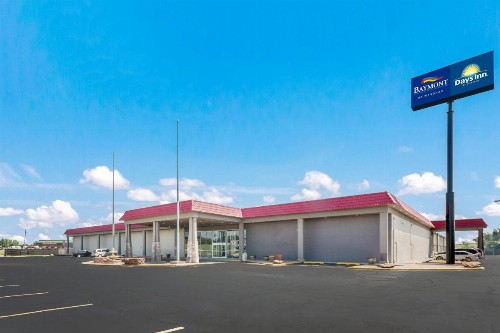 Clarion Inn & Suites Oklahoma City near Bricktown - image 4