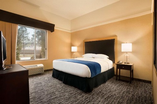 DoubleTree by Hilton Hotel Oklahoma City Airport - image 21