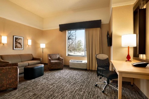 DoubleTree by Hilton Hotel Oklahoma City Airport - image 27