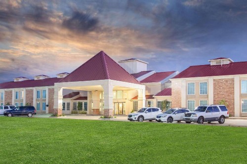 Super 8 by Wyndham Oklahoma City - image 12