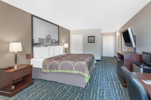 Super 8 by Wyndham Oklahoma City - image 16