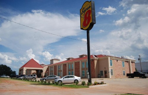 Super 8 by Wyndham Oklahoma City - image 17
