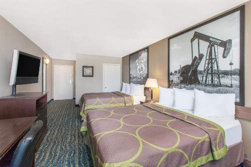 Super 8 by Wyndham Oklahoma City - image 25