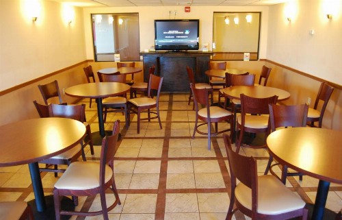 Super 8 by Wyndham Oklahoma City - image 28