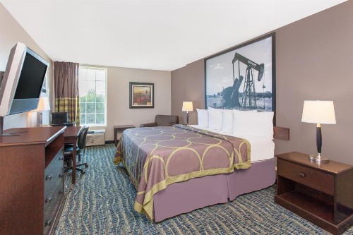 Super 8 by Wyndham Oklahoma City - image 33