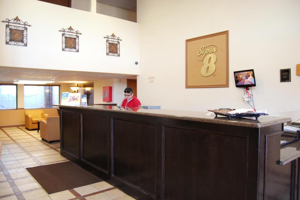 Super 8 by Wyndham Oklahoma City - image 6