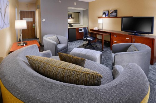 Courtyard by Marriott Oklahoma City Airport - image 8