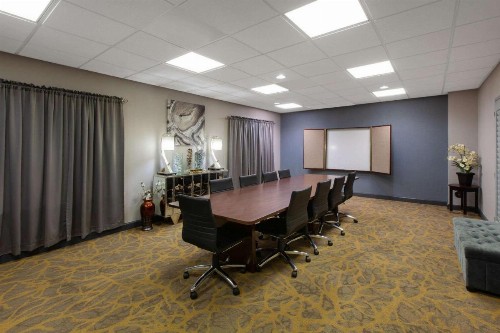 Wingate by Wyndham Oklahoma City Airport - image 13