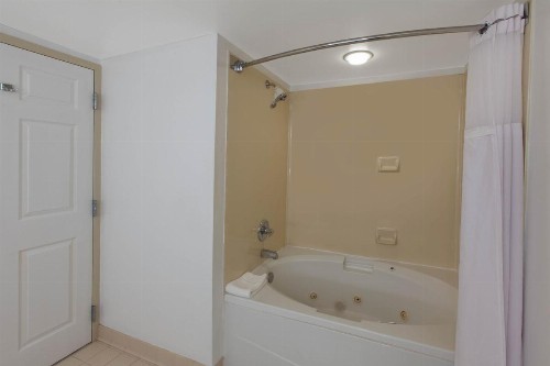 Wingate by Wyndham Oklahoma City Airport - image 37