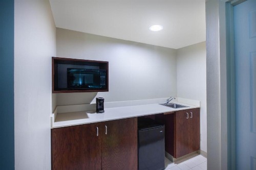Wingate by Wyndham Oklahoma City Airport - image 40