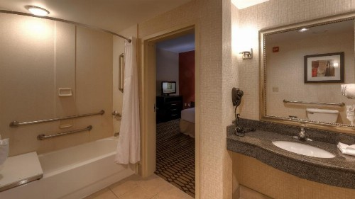 Holiday Inn North Quail Springs an IHG Hotel - image 4