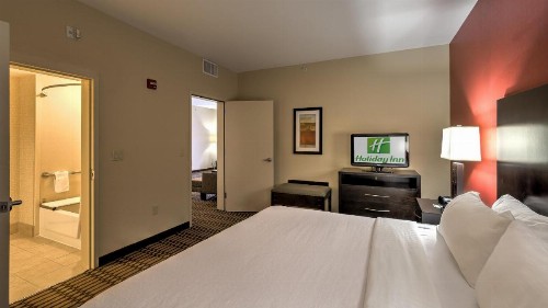 Holiday Inn North Quail Springs an IHG Hotel - image 5