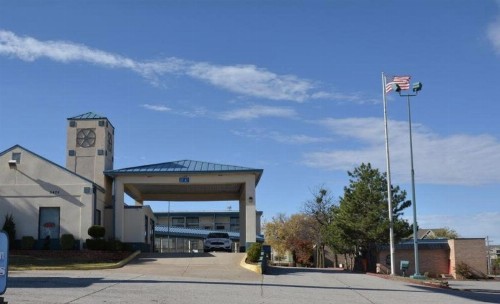 Lincoln Inn Express Hotel and Suites
