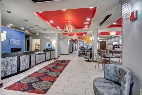 Holiday Inn Express and Suites Oklahoma City North an IHG Hotel - image 2