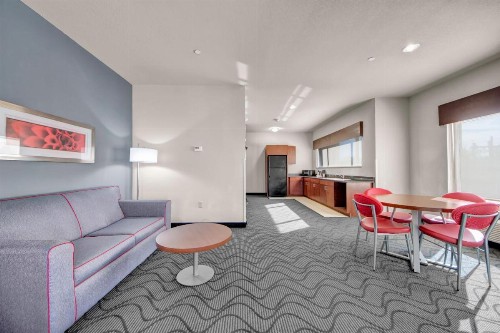Holiday Inn Express and Suites Oklahoma City North an IHG Hotel - image 29
