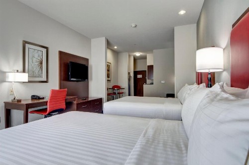 Holiday Inn Express and Suites Oklahoma City North an IHG Hotel - image 37