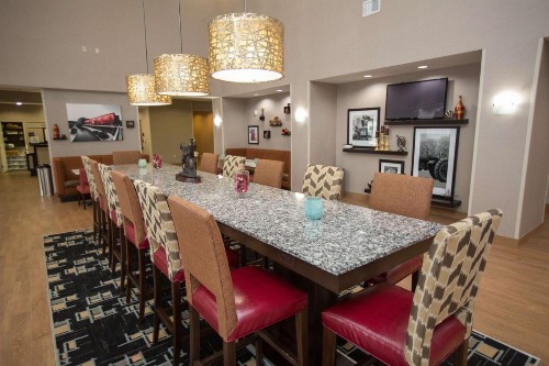 Hampton Inn & Suites Oklahoma City Airport - image 19