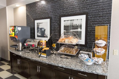 Hampton Inn & Suites Oklahoma City Airport - image 28