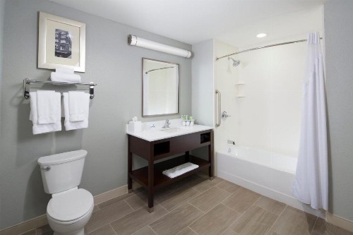 Holiday Inn Express & Suites Oklahoma City Downtown - Bricktown an IHG Hotel - image 23